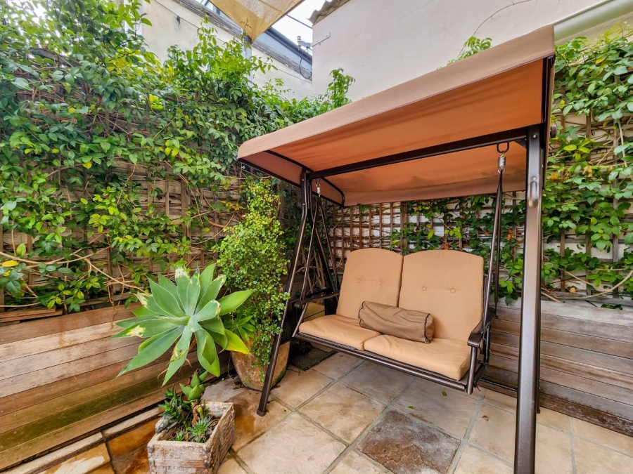 2 Bedroom Property for Sale in Sea Point Western Cape
